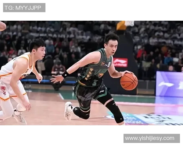 赵继伟：从青涩新秀到篮球场上的领军人物的成长之路