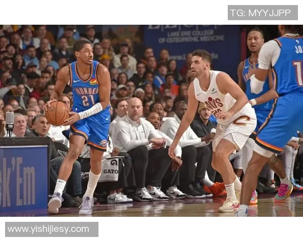 雷霆与爵士激战12月24日精彩回顾与赛后分析