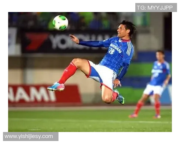 札幌冈萨多迎战横滨水手争夺联赛关键三分的激烈对决