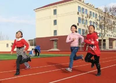天博官方网站即墨4亿元新修94处塑胶操场 年内完毕学校塑胶操场全遮盖(图1)